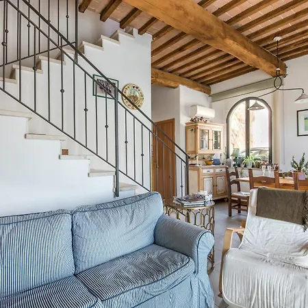 Feriehus Secret Garden House *