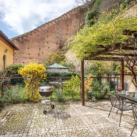 Secret Garden House *