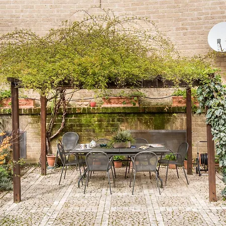 Feriehus Secret Garden House Siena